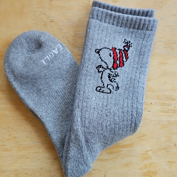American Eagle Outfitters Gray Snoopy Crew Socks - Picture 10 of 10